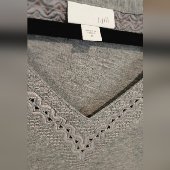 J. Jill Gray Long Sleeve V-Neck Cotton Blend Stretch Top Medium - Picture 3 of 4